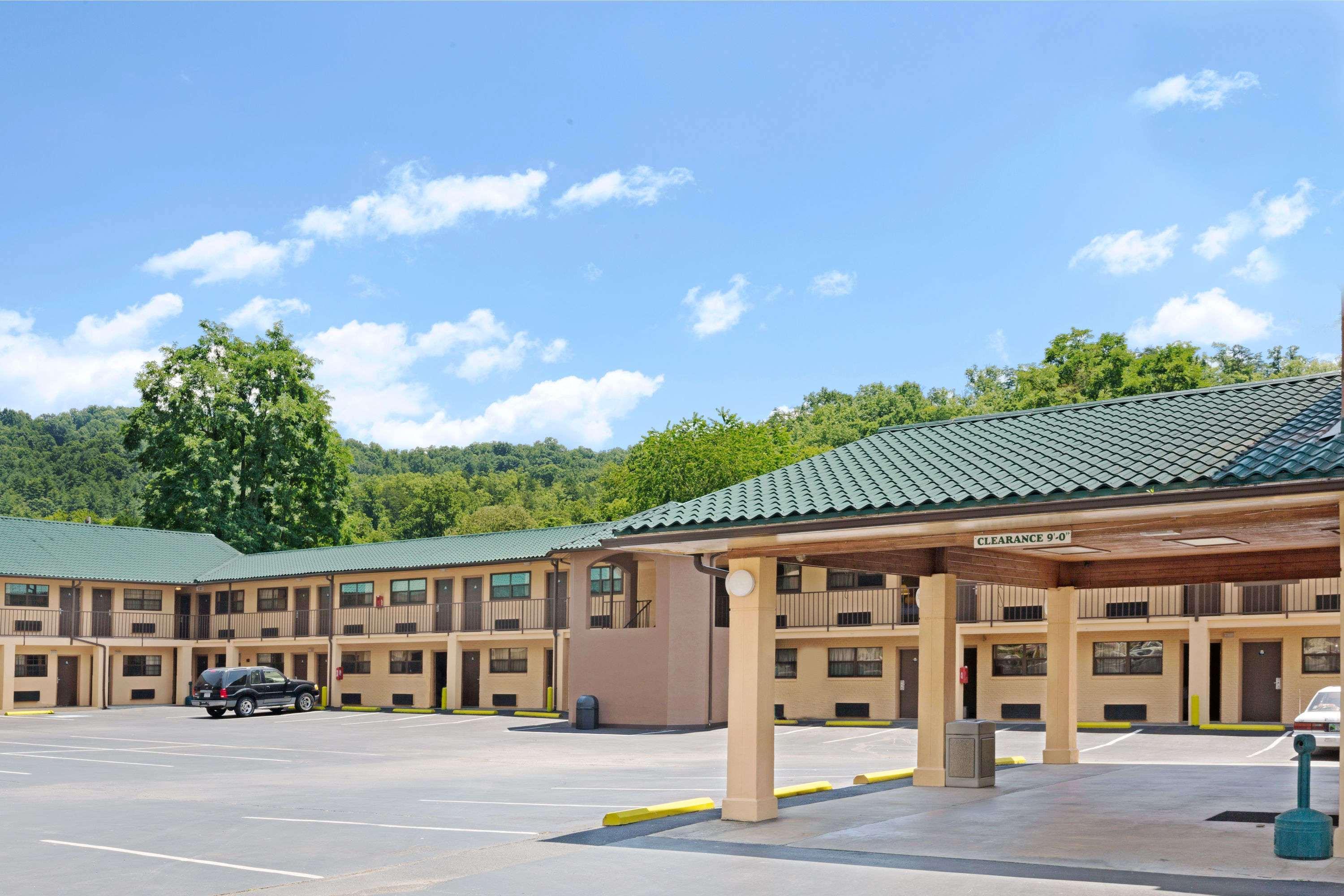 Motel Days By Wyndham Near Casino