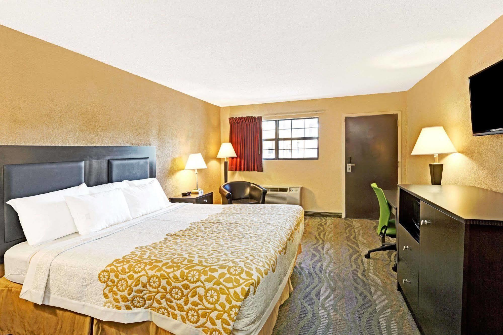 Days By Wyndham Near Casino 2* Cherokee