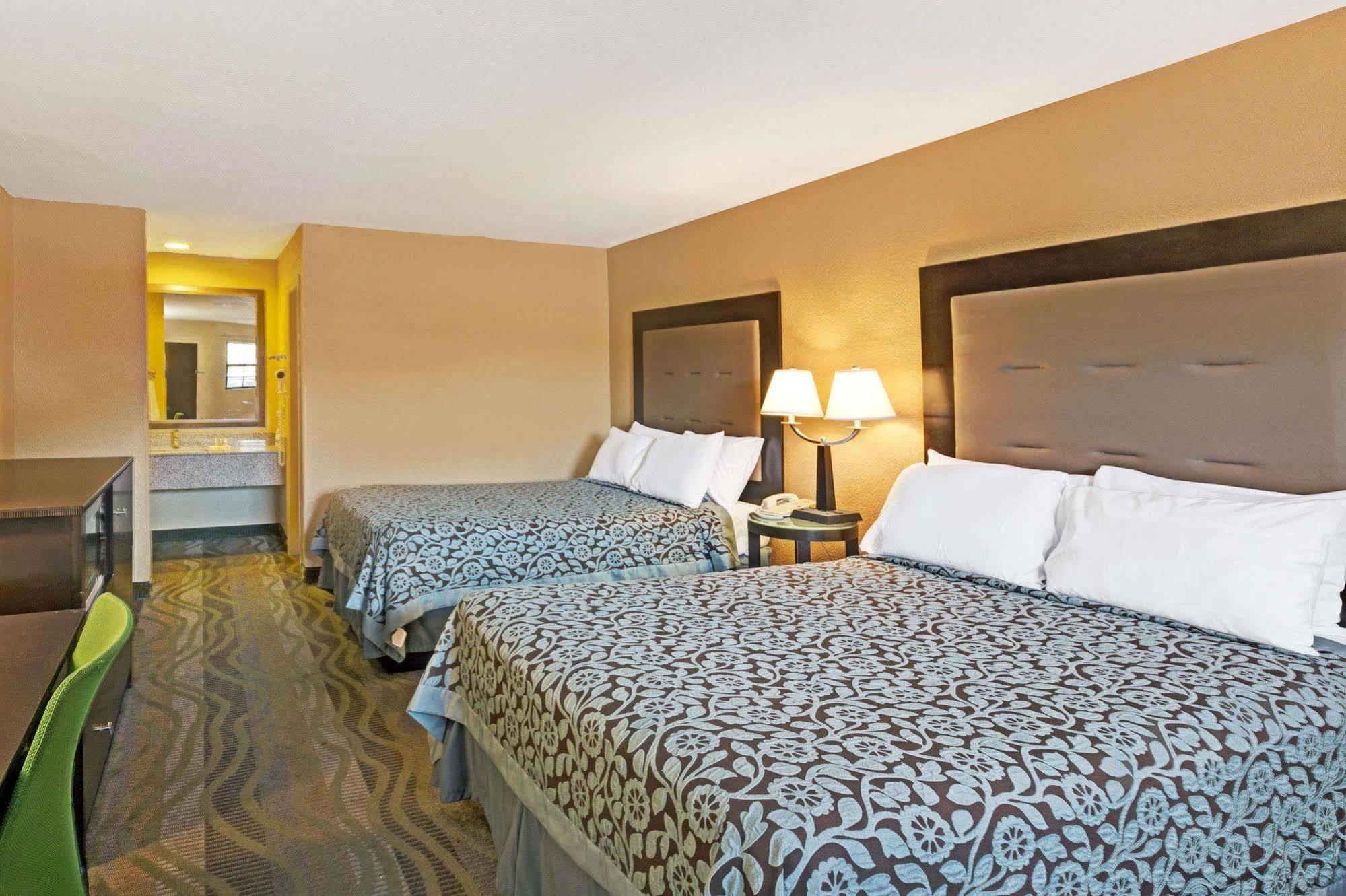 Motel Days By Wyndham Near Casino Cherokee